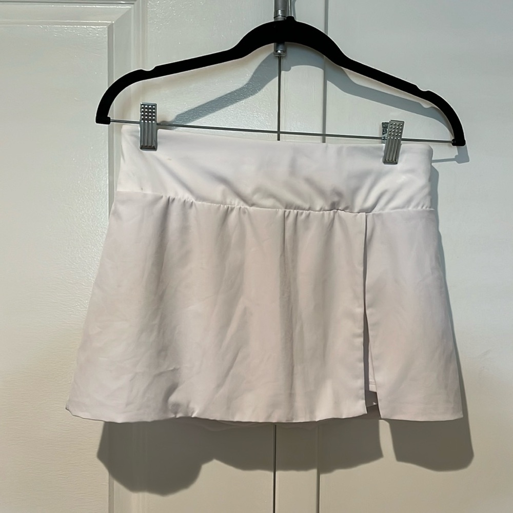 Fabletics white tennis skort